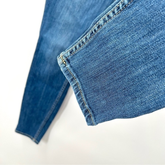 GRLFRND Woman's Medium Wash Distressed Kendal High-Rise Jeans Size 29 - Picture 3 of 13